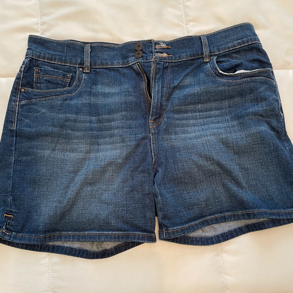 Levi Jean Shorts